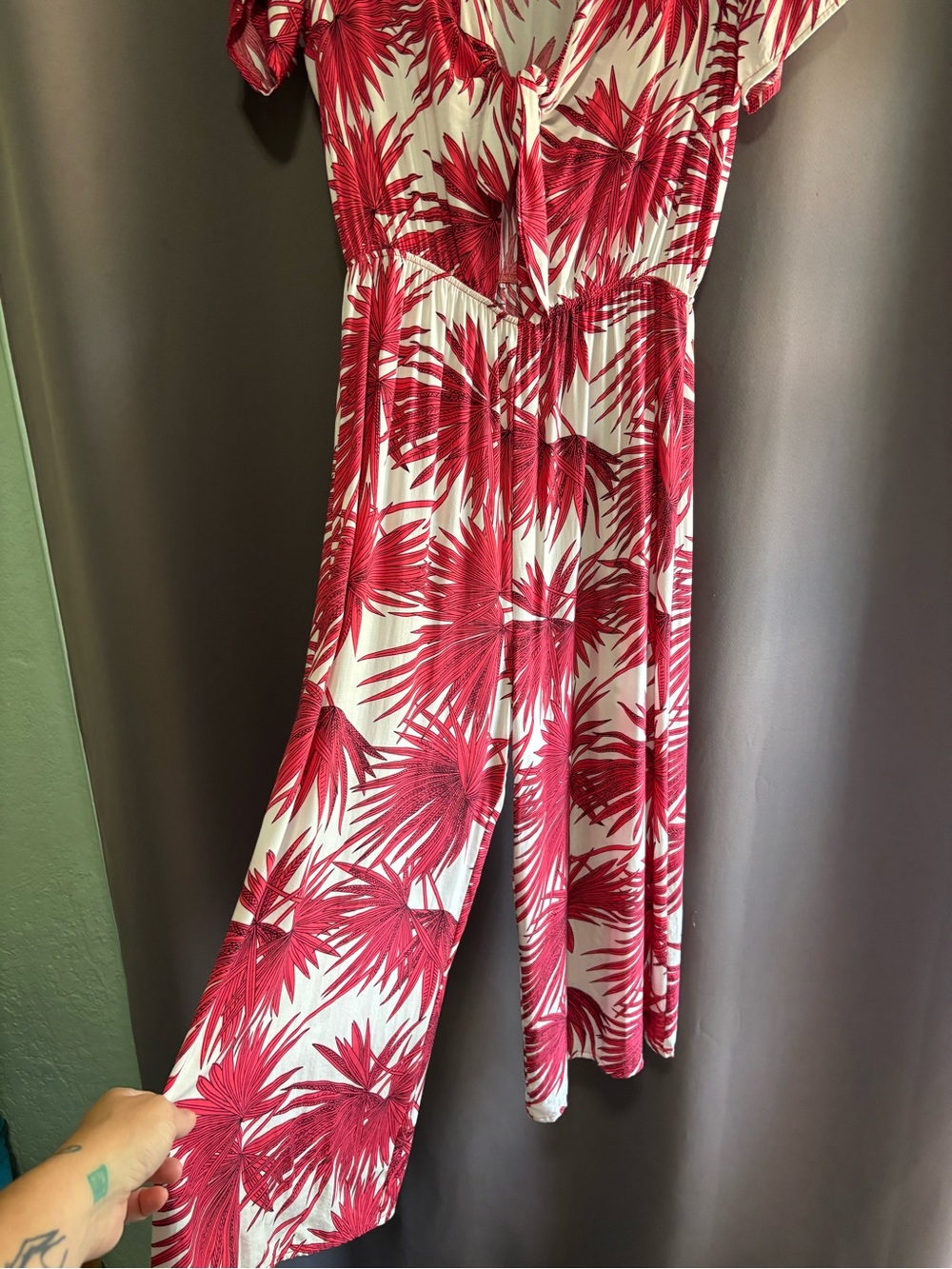 Red and White Palm-Print Collared Tie Front Jumpsuit - Picture 1 of 5